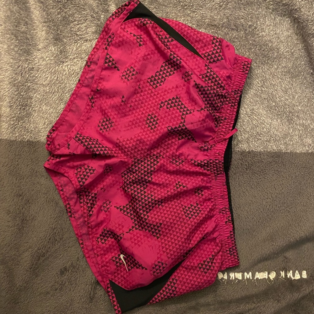 Nike shorts size L